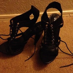 Black strappy shoes