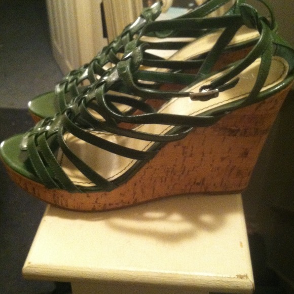 Wedge - Picture 2 of 4