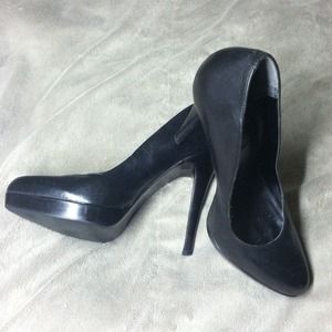 ***SOLD***Aldo/Michael Kors black/tan, size 39