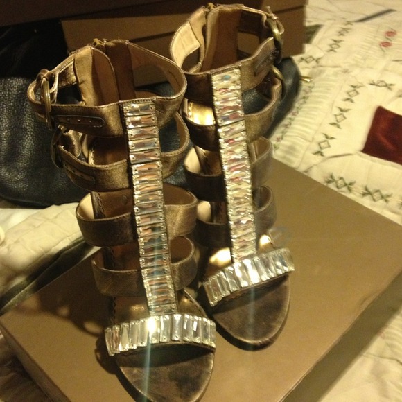 Bebe phoebe beautiful high heels.