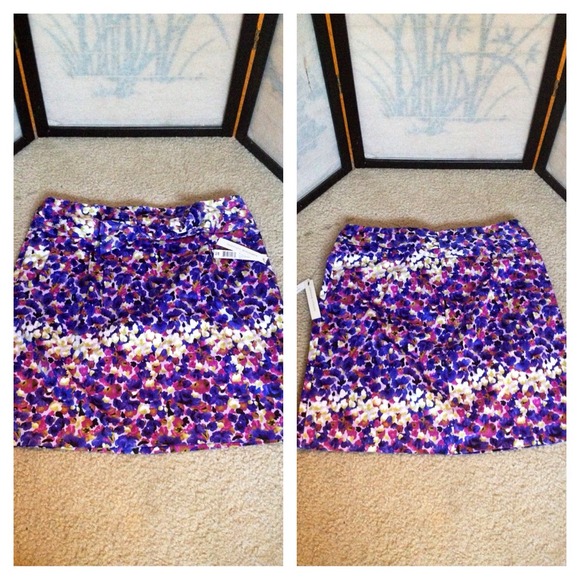 SOLD NEW ADRIENNE VITTADINI Floral Purple Skirt - Picture 3 of 4