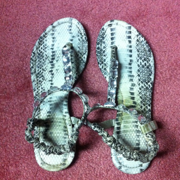 Snake skin with gems embellishing - Picture 1 of 2