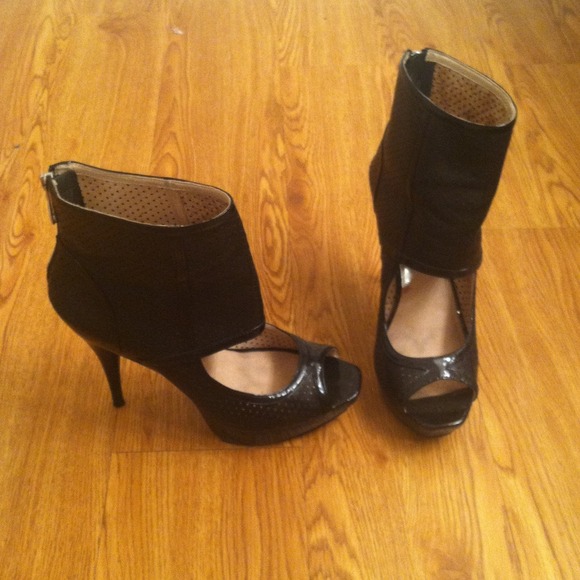 Michael Kors heels - Picture 2 of 3