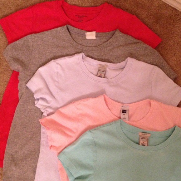 ⭐SOLD in bundle⭐ Bundle of tees