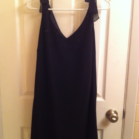 💥REDUCED💥Beautiful LBD w/beaded embellishment