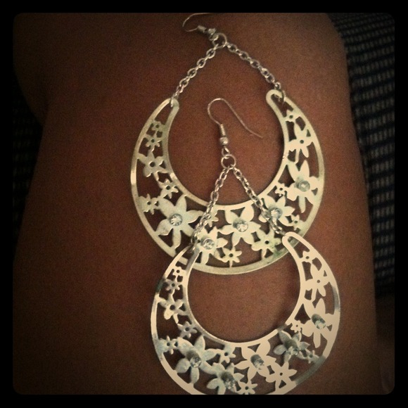 Silver earrings*traded*