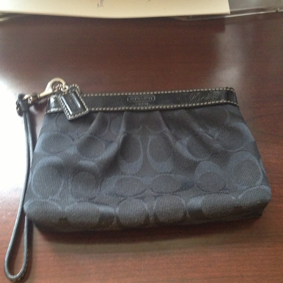 Black Coach clutch - Picture 1 of 3