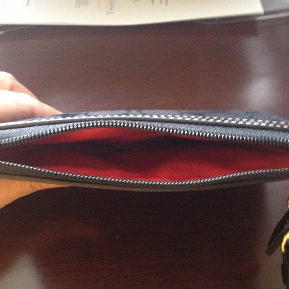 Black Coach clutch - Picture 3 of 3