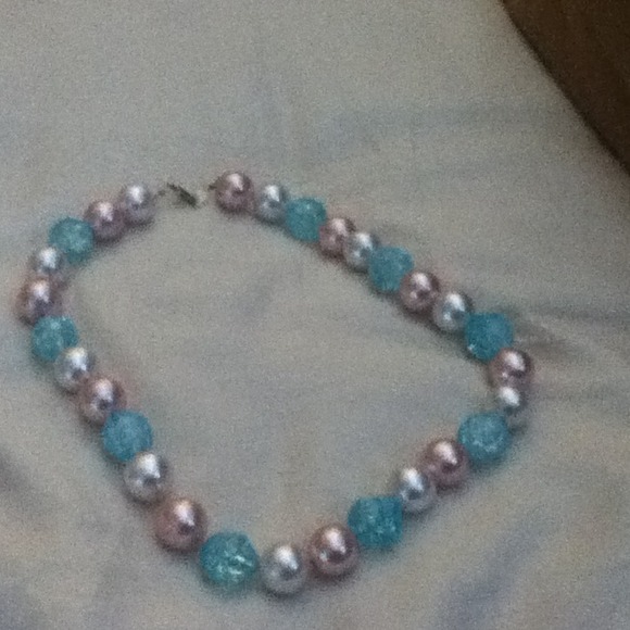 Handmade faux pearl necklace. - Picture 4 of 4