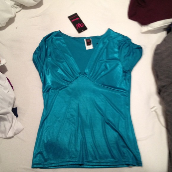Teal vneck shirt