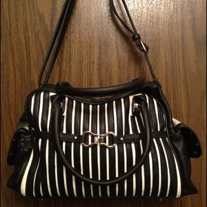 🚨 REDUCED!! Black and white stripes handbag