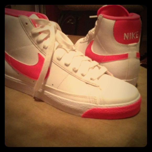 NWOB High top Nikes reserved