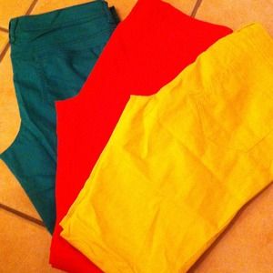 RESERVED 3 pairs of jeans