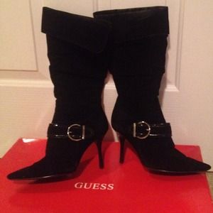 Stylish guess suede boots