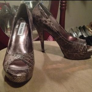 Steve madden Peep-toe heels