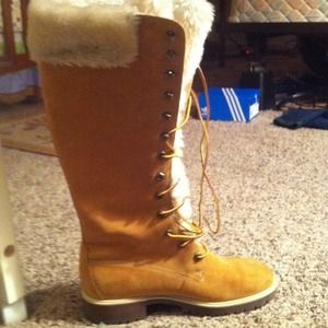 Fur timberland knee boots'