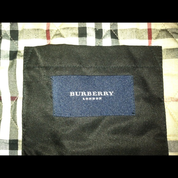 SOLD! Burberry quilted coat - Picture 3 of 3