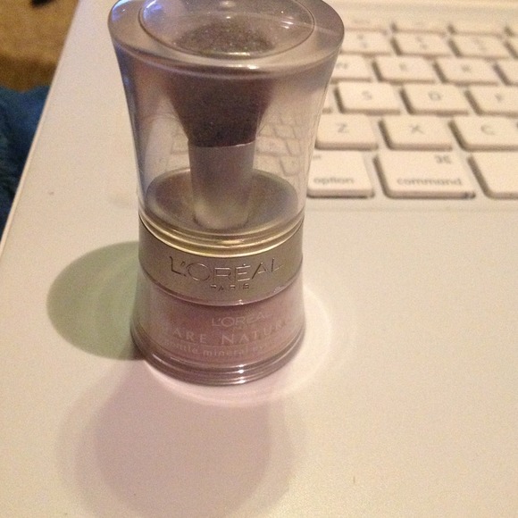 SOLD Eyeshadow lose powder - Picture 1 of 4
