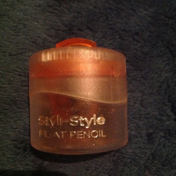 Flat pencil sharpener