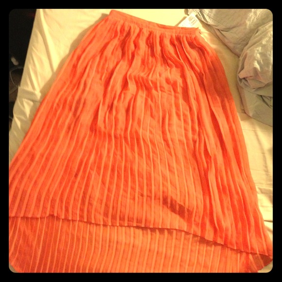 Forever 21 Coral hi-lo skirt - Picture 1 of 1