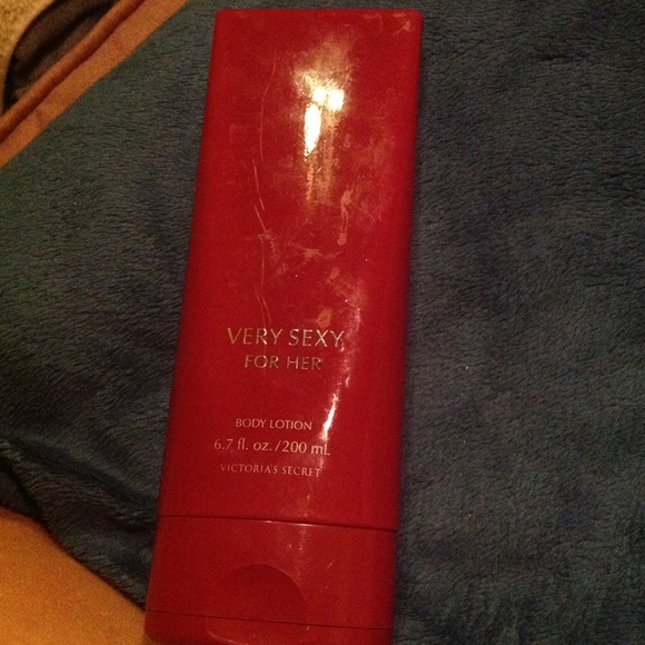 VS body lotion