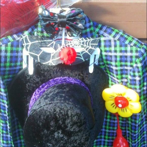 Great Clown Costume tons of Accessories Included
