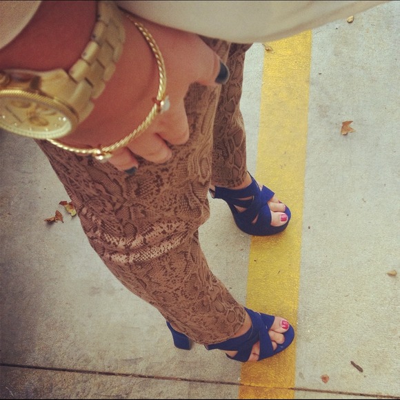 Shoes - Super Cute Blue Heels!