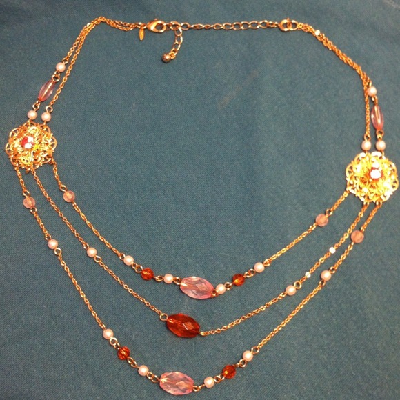 Free with a purchase of $25 Gold plated necklace!! - Picture 1 of 4