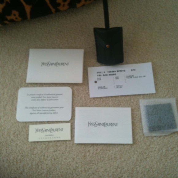 ❌Sold❌ auth. YSL Yves Saint Laurent leopard muse - Picture 3 of 4