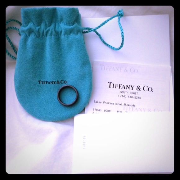 SOLD! Ex bf gave a ring