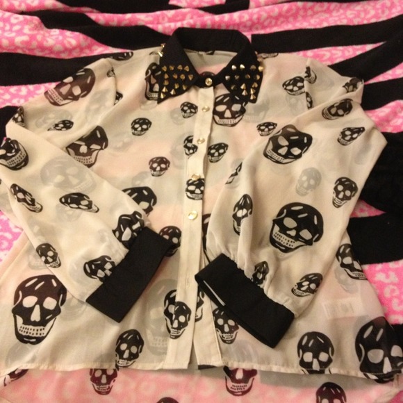 Tops - Studded Skull Top