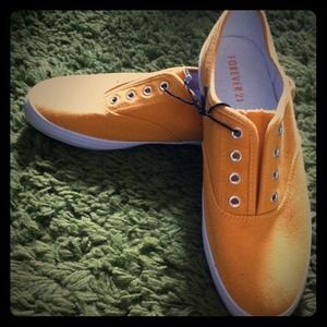 ⛔SOLD!!! Forever 21 NWT mustard shoes