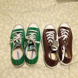 Converse lo-tops women's 9 & 9.5