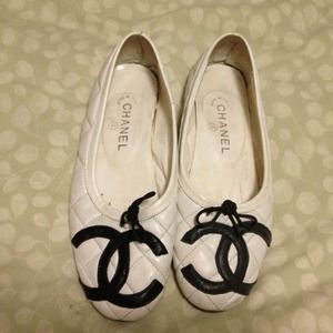 Auth CHANEL ballet flats white size 40