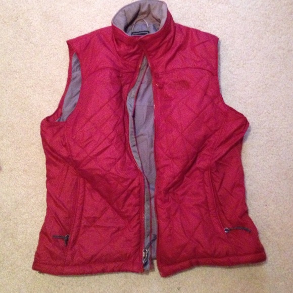 Sold$$$$$$$insulated North Face Vest