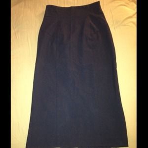 Victoria's Secret ruffle back pencil skirt 💫