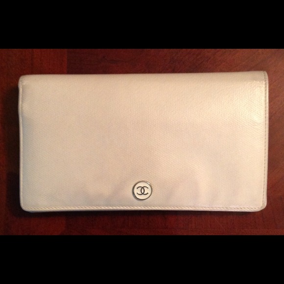 ****SOLD***CHANEL Wallet