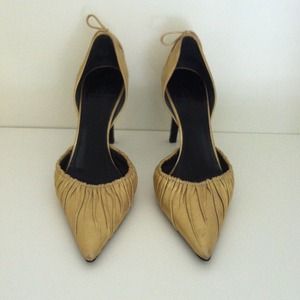 Gucci gold high heel