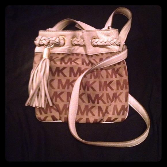 Body cross  michael kors bag