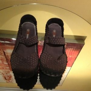 Grey walking shoe
