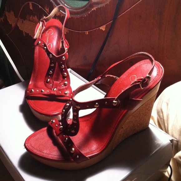 Jessica Simpson wedges💗