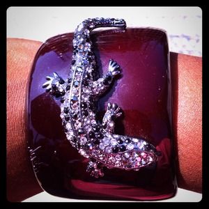 Cuff bracelet in black