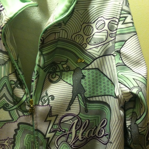 Awesome jacket - Picture 2 of 3