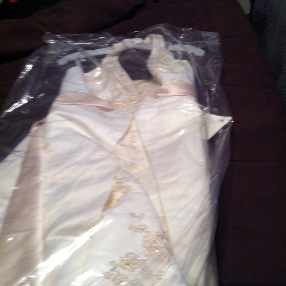 Wedding gown
