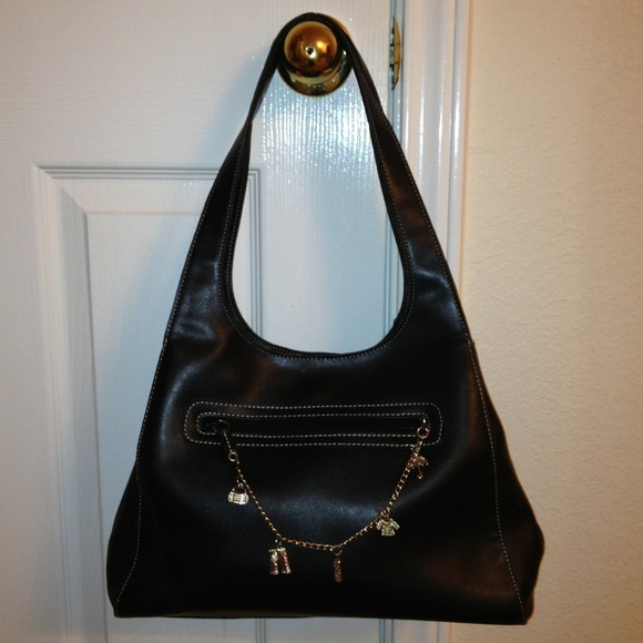 ⚡SOLD in bundle ⚡for sam i am Basic black handbag