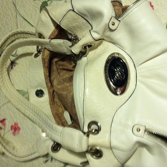 Handbag - Picture 3 of 3