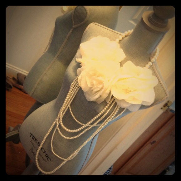 Multistrand Pearl Statement Necklace!
