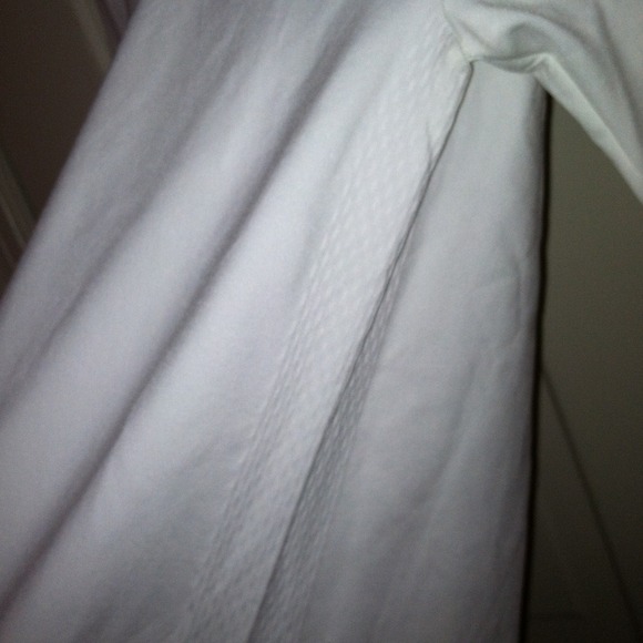 Moisture management crew - Picture 2 of 2