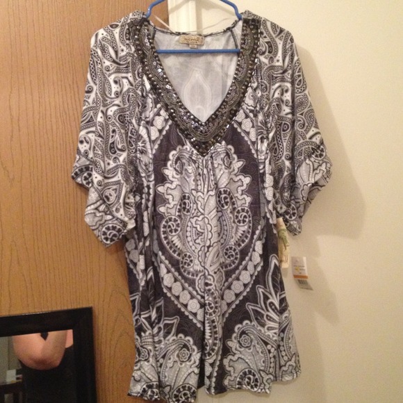 ✋Resv Crede✋NWT Oneworld short sleeve top