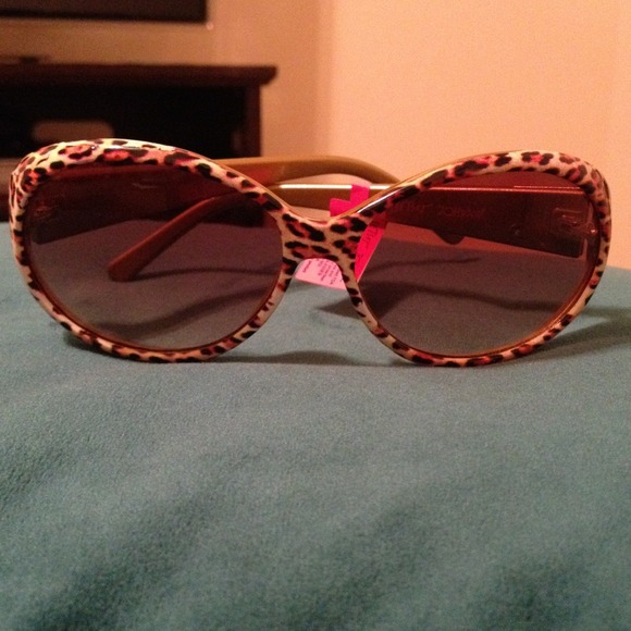 Betsy Johnson Leopard print Shade - Picture 3 of 3